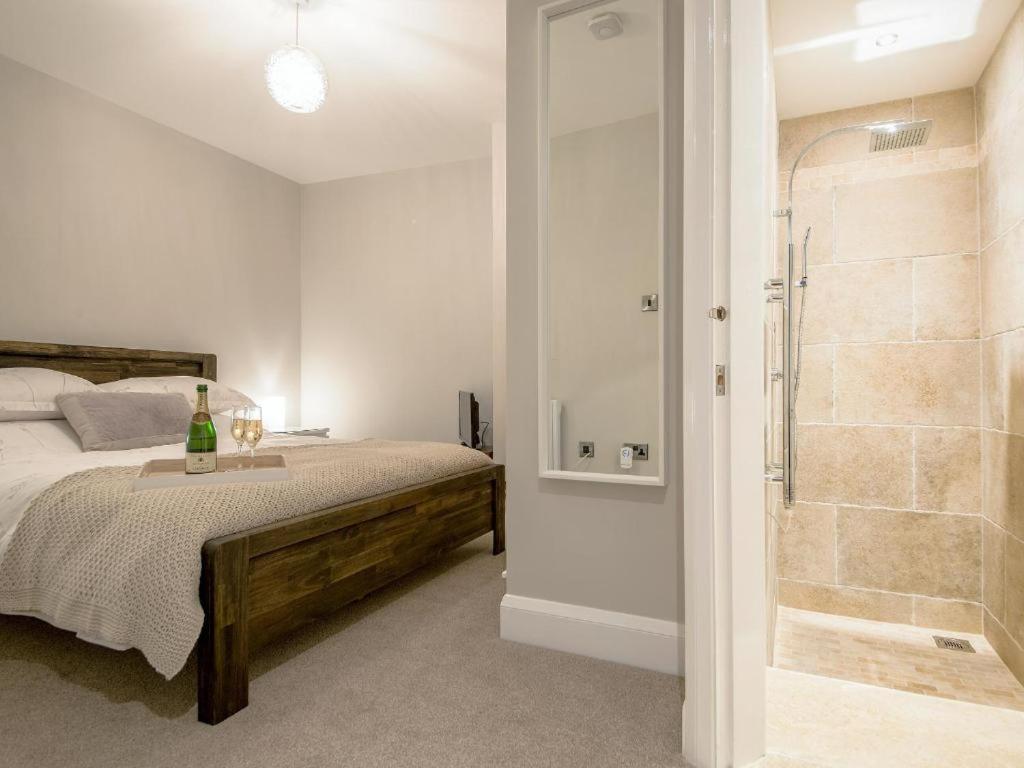 89a Church Street - Luxury One Bed With Roof Terrace *