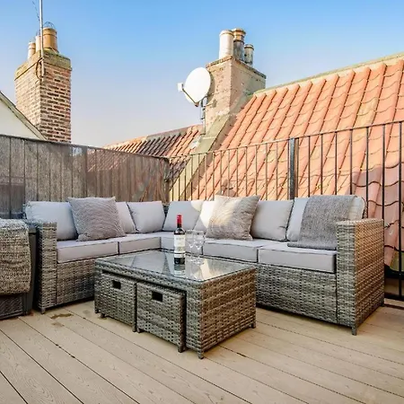 89A Church Street - Luxury One Bed Apartment With Roof Terrace Уитби Экстерьер фото