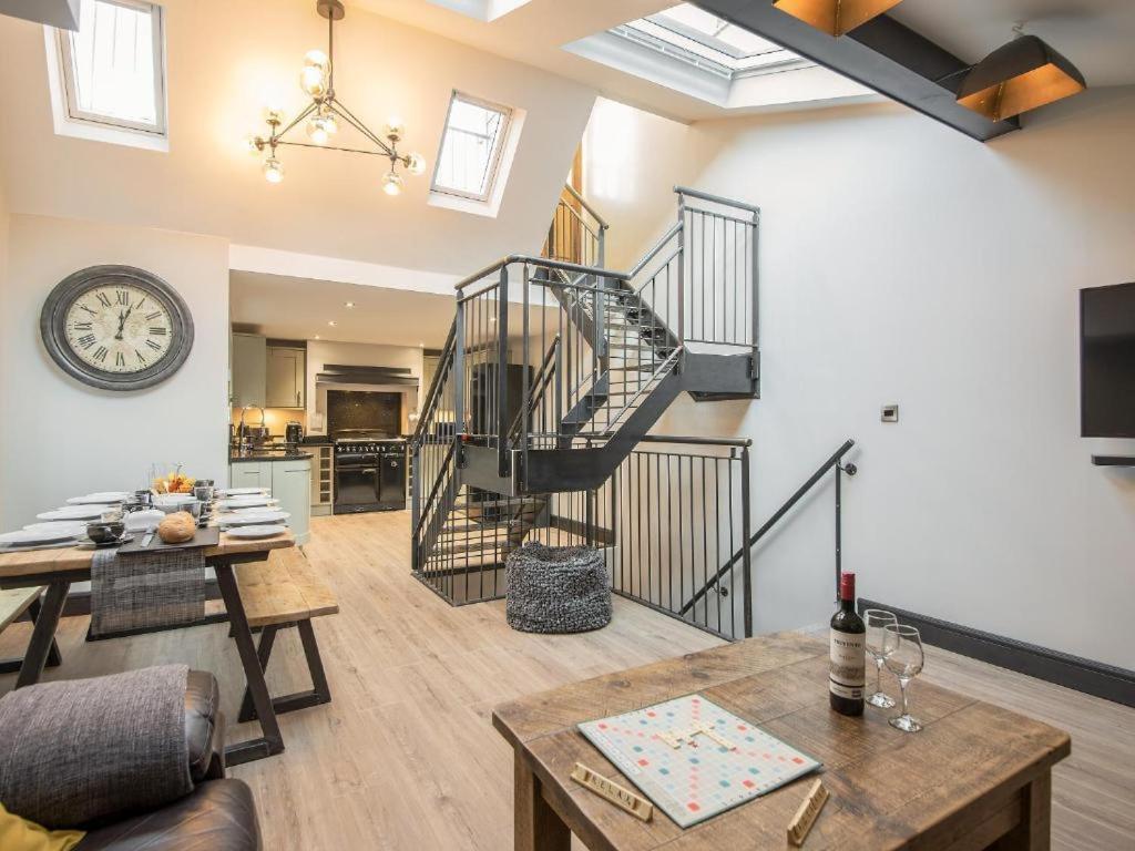 Apartment 89a Church Street - Luxury One Bed With Roof Terrace Whitby