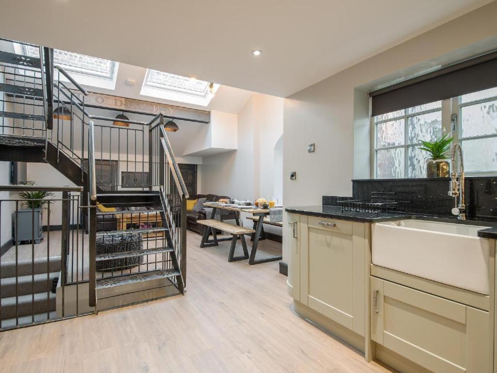 Apartment 89a Church Street - Luxury One Bed With Roof Terrace
